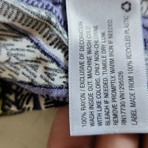 Mossimo SALE - Picture 6 of 6